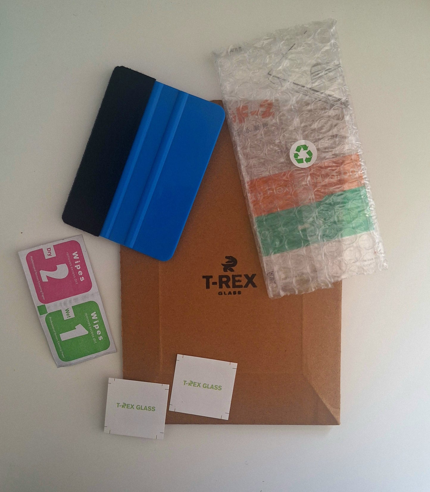 “Kit de instalación protector hidrogel T-Rex Glass”